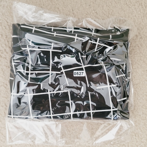 FOREVER 21 women's black squared pants. Skinny  SIZE S - Picture 13 of 13